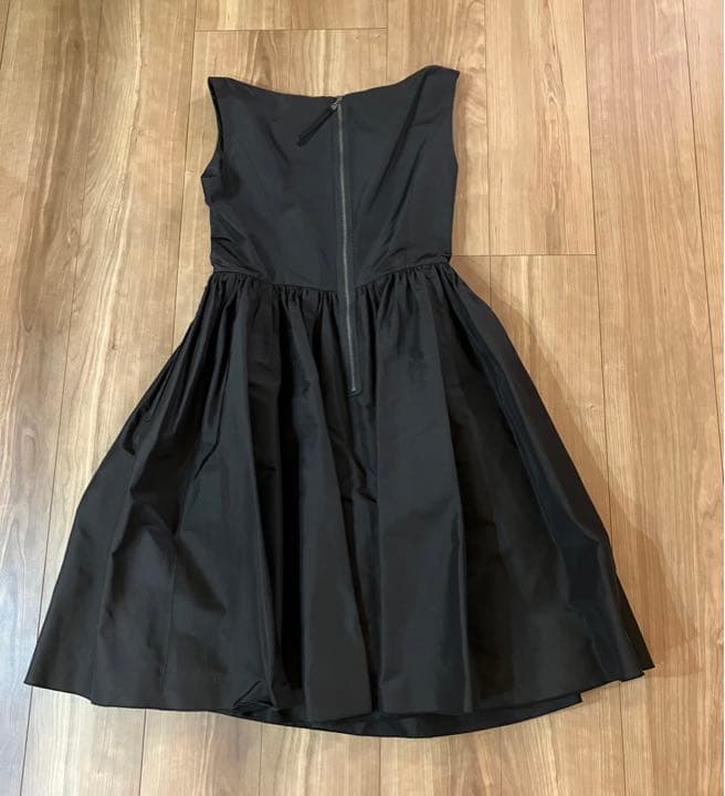 FOXEY ひざ丈ワンピース　シルク　フレア　タック