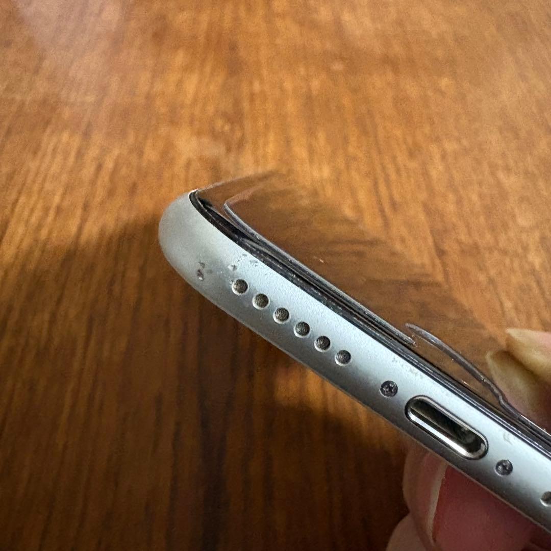 美品 iPhone SE第二世代 64G バッテリー100% 箱加工