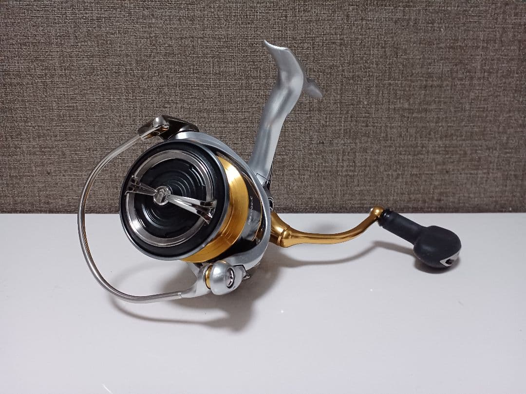 DAIWA FREAMS LT4000-C スピニングリール