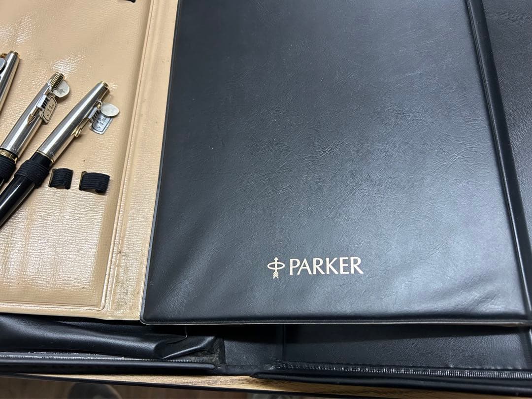 Parker 合成皮革サンプルケースと万年筆6本(昭和46年当時もの)