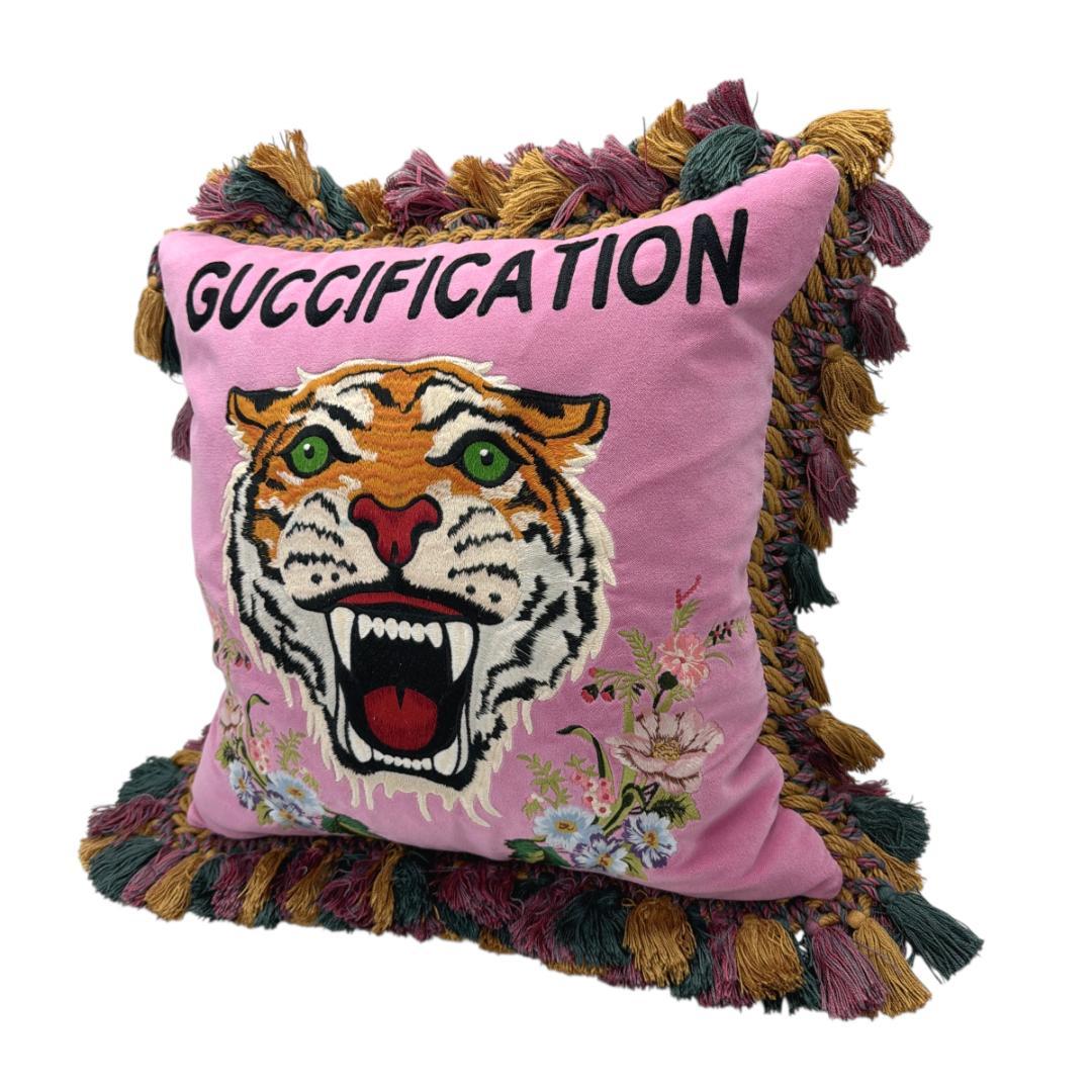 GUCCI クッション タイガー 刺繍 フリンジ GUCCIFICATION