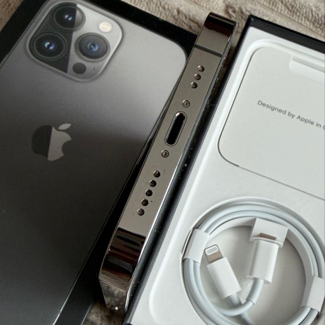 美品！値下げ！iPhone 13pro 128ギガ　グラファイト