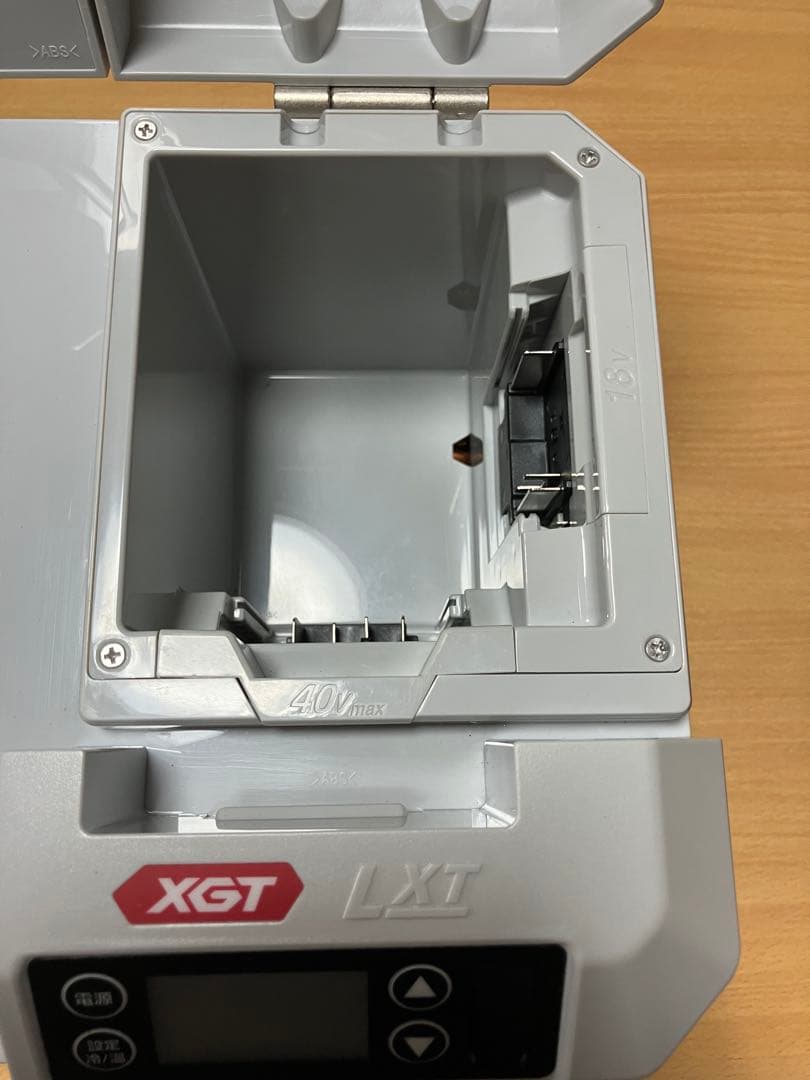 マキタ充電式保冷温庫CW003G