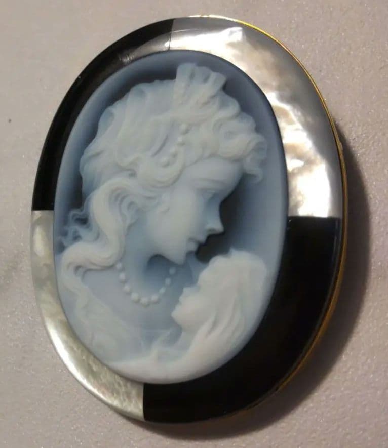 18金 ストーンカメオ ブローチ 女性と子