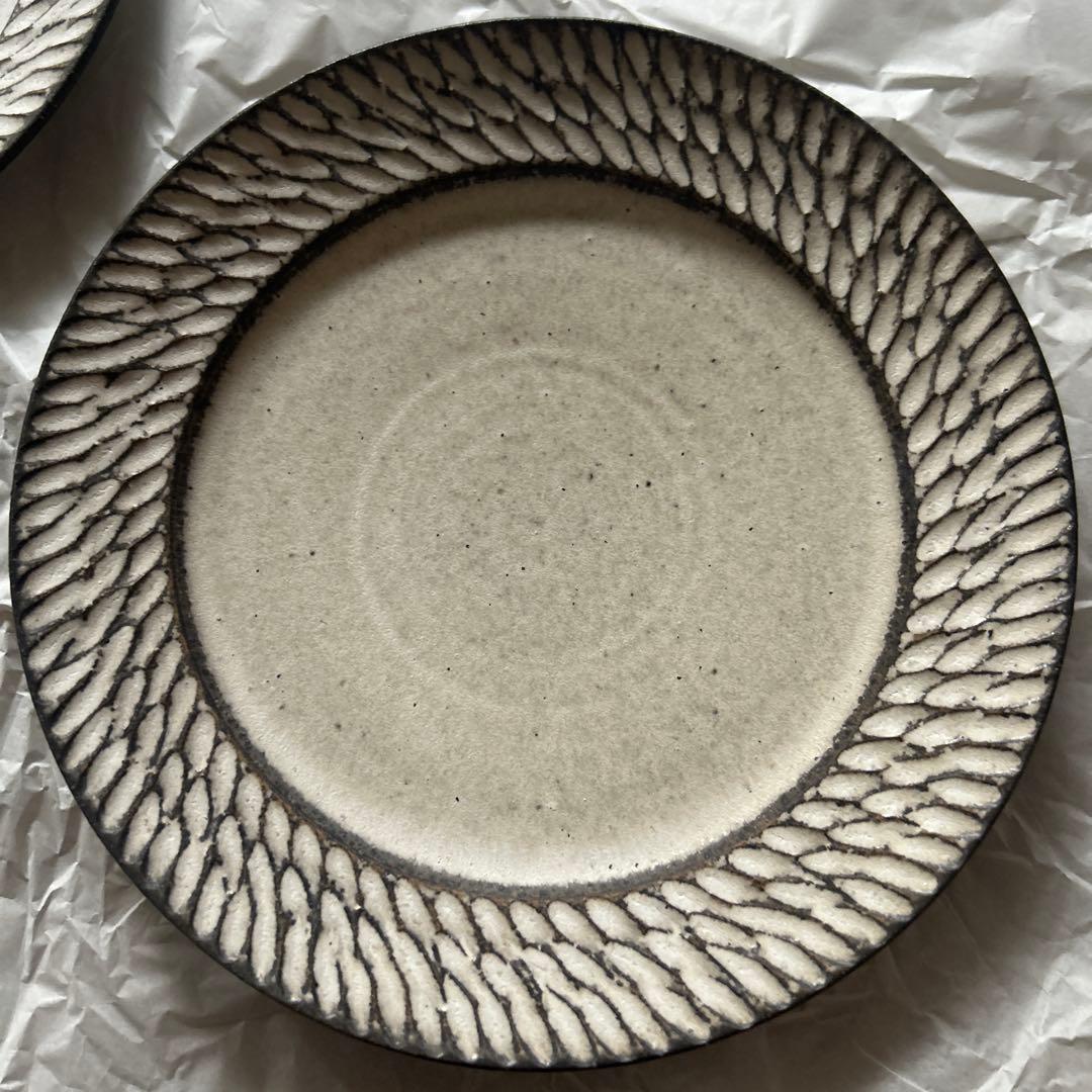 【新品未使用品】山本雅則さん しのぎ リム皿 白 7寸 2枚セット②