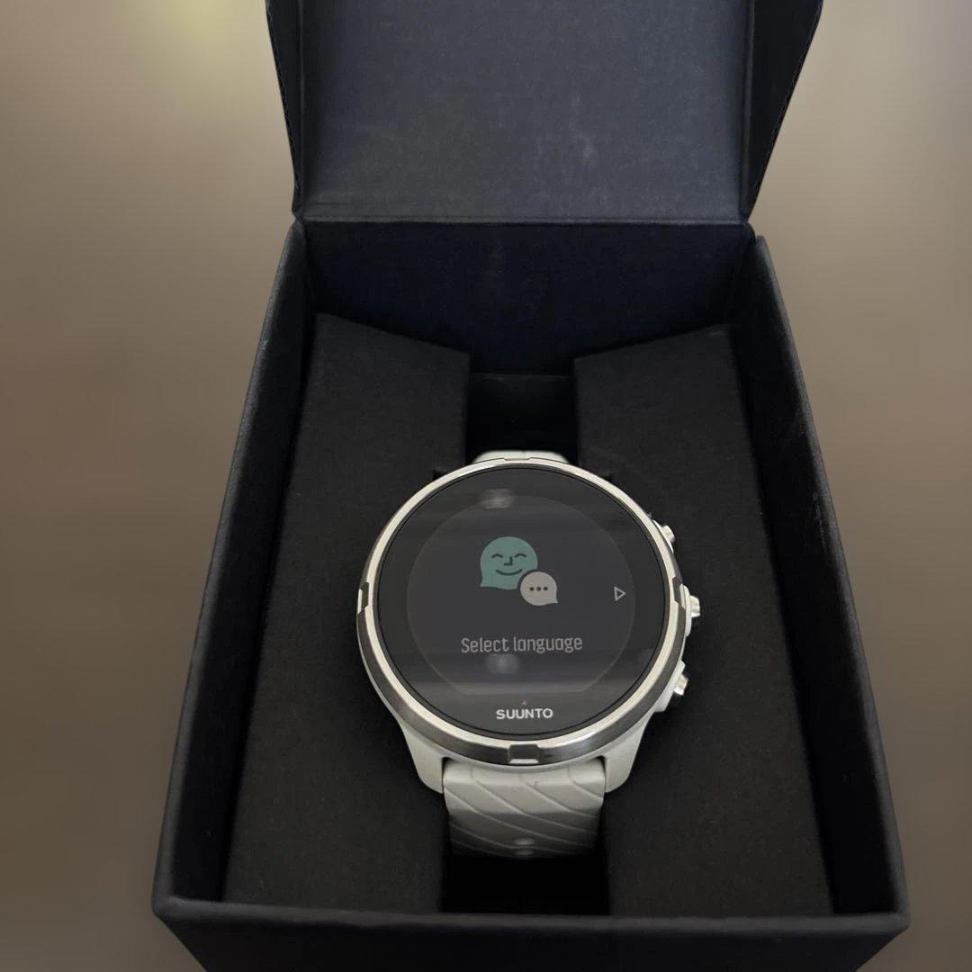 SUUNTO 9 ホワイト腕時計 GPS機能搭載