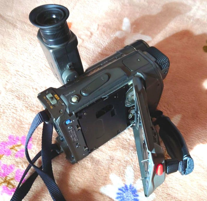 Panasonic S-VHS-C ビデオカメラNV-S9本体 （ジャンク）