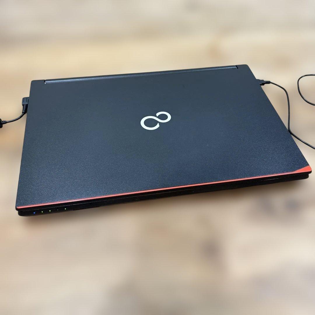 FUJITSU 富士通　LIFEBOOK A576/N FMVA 12TK1
