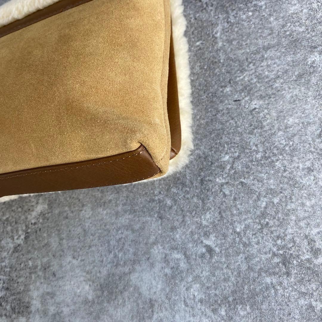 良品 UGG アグ シープスキン ショルダーバッグ スエード本革 ボア ムートン