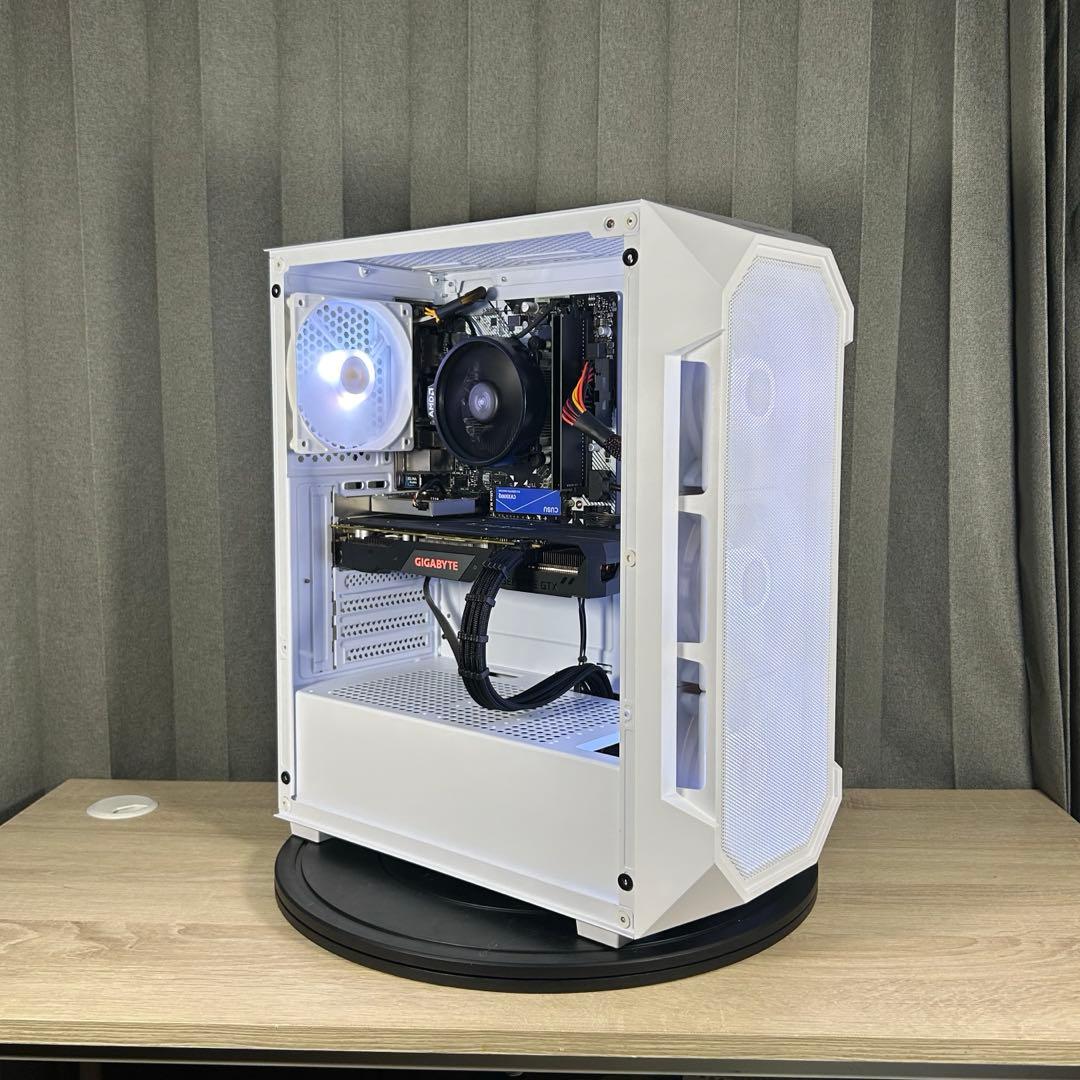 光る 自作ゲーミングPC FPSゲーム快適プレイ Windows11 SSD搭載