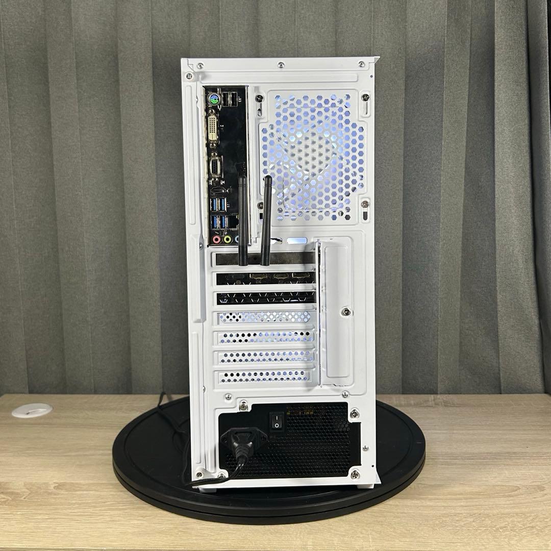 光る 自作ゲーミングPC FPSゲーム快適プレイ Windows11 SSD搭載