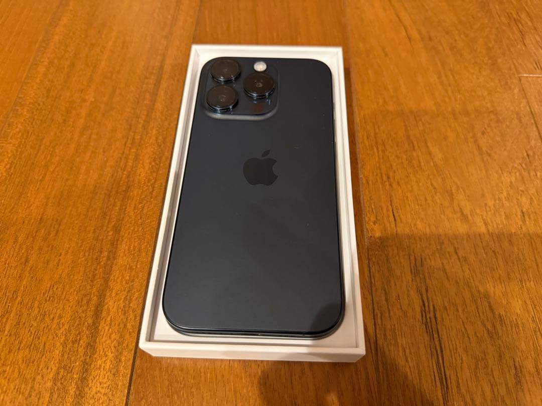 Apple iPhone15 Pro 本体