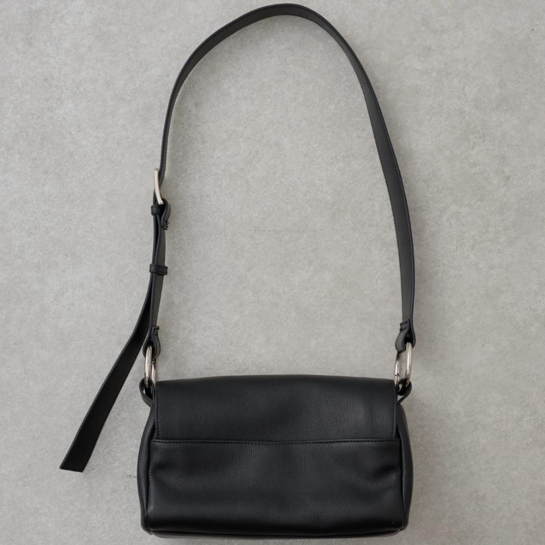 【新品タグ付】ビアズリー レザー ボディバッグ ブラック