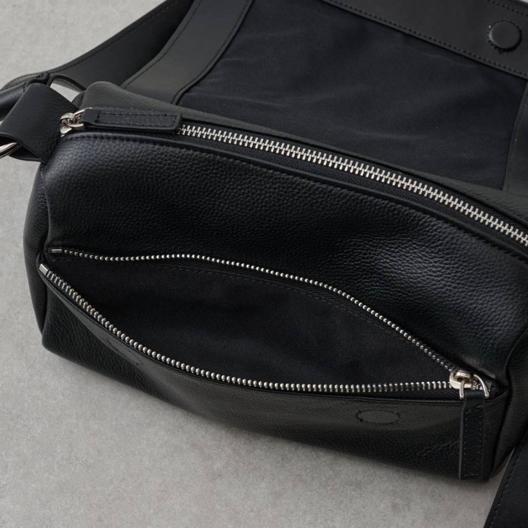 【新品タグ付】ビアズリー レザー ボディバッグ ブラック