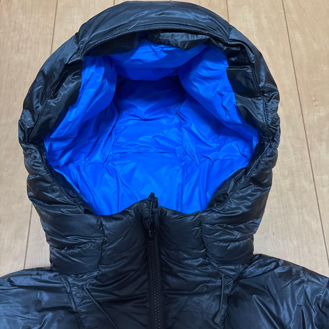 カメット ダウン フーディ