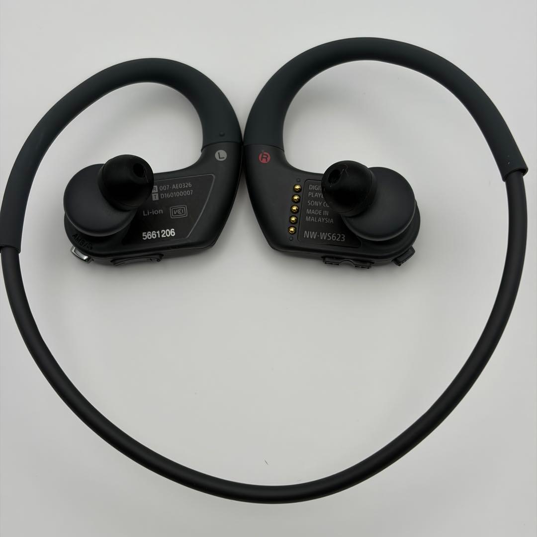 美品　ソニー　イヤホン一体型ウォークマン　NW-WS623