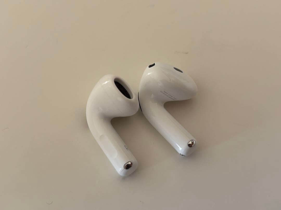 美品♪ AirPods4【アップルケア付き】