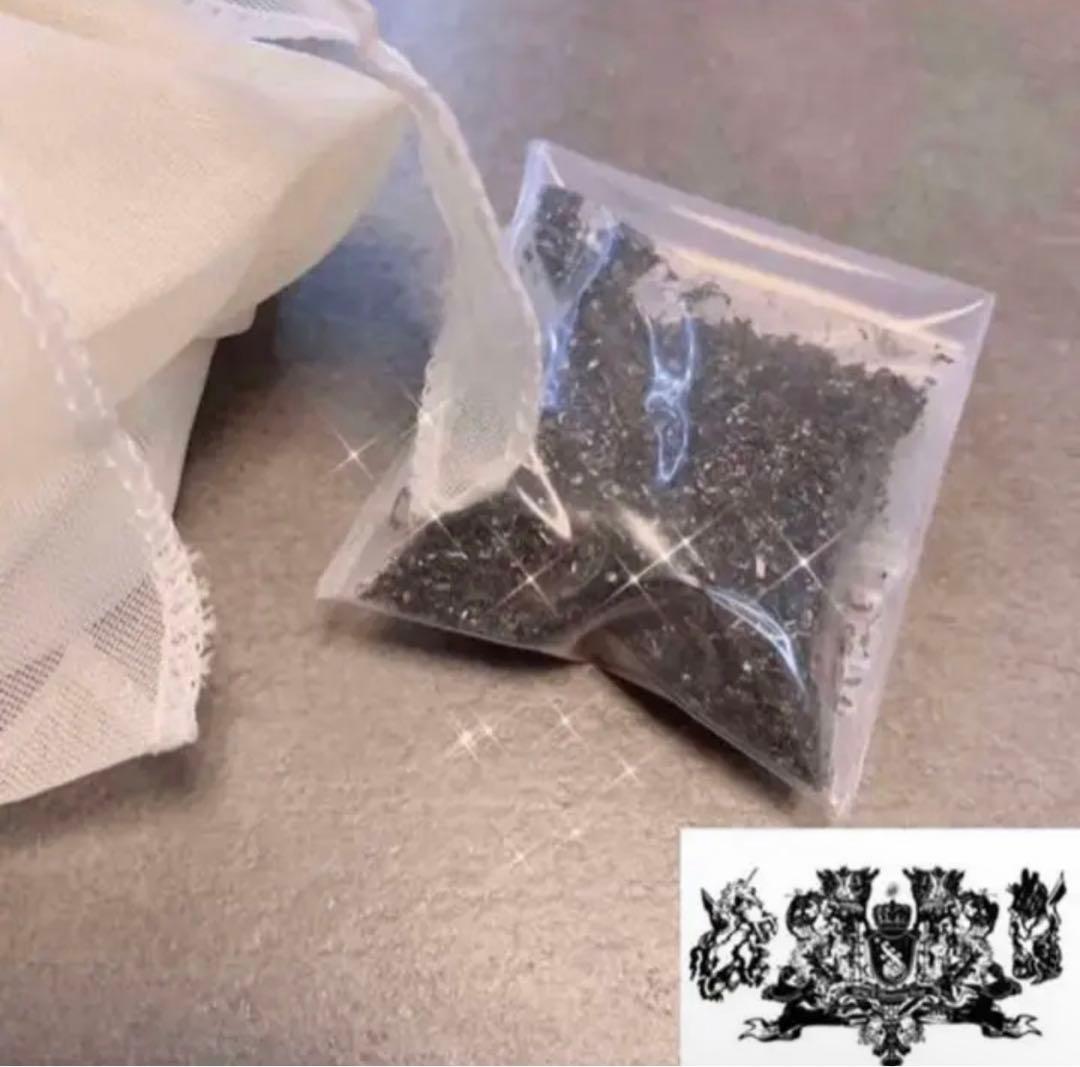 本物の流れ星の粉✨✨✨⭐️隕石⭐️✨✨✨