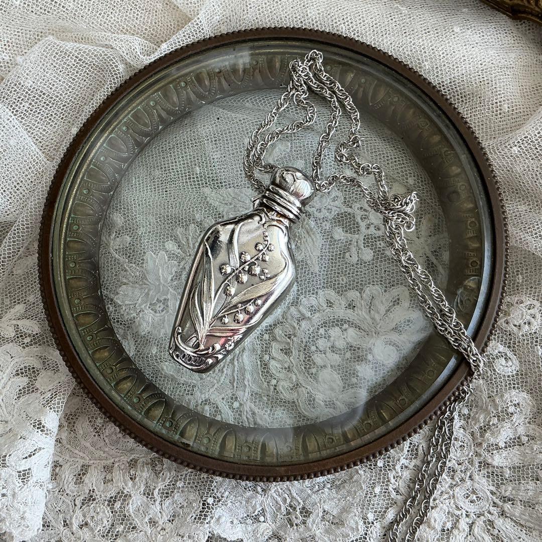 【B】フランスアンティーク　すずらん　パフュームボトル　フラコン・ド・セル