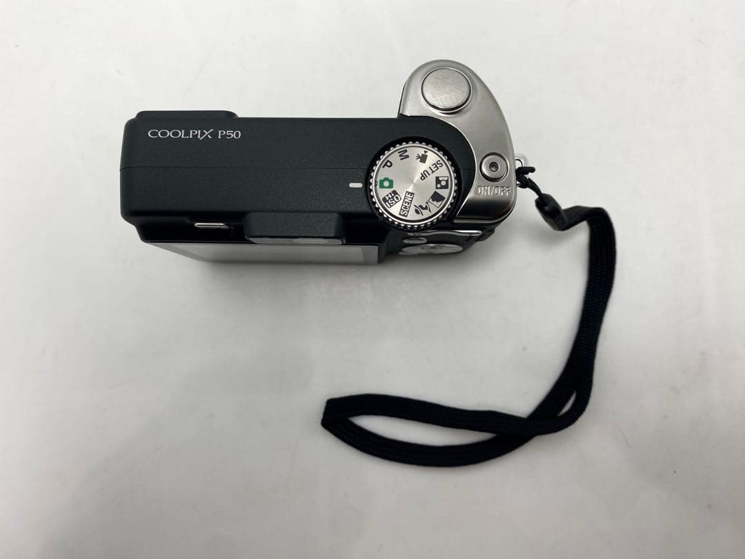 Nikon COOLPIX 8.1MP コンパクトデジタルカメラ／動作確認済