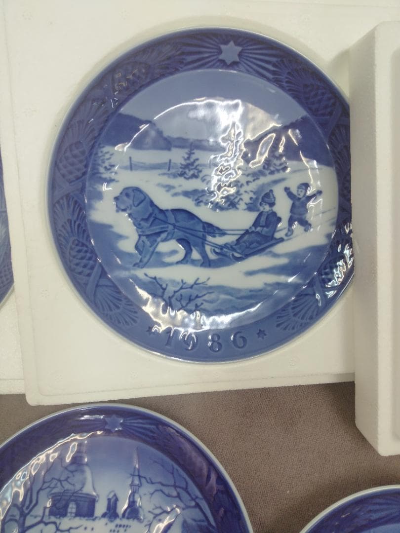 み*ん様 1981年製〜2004年イヤー陶器プレート20枚