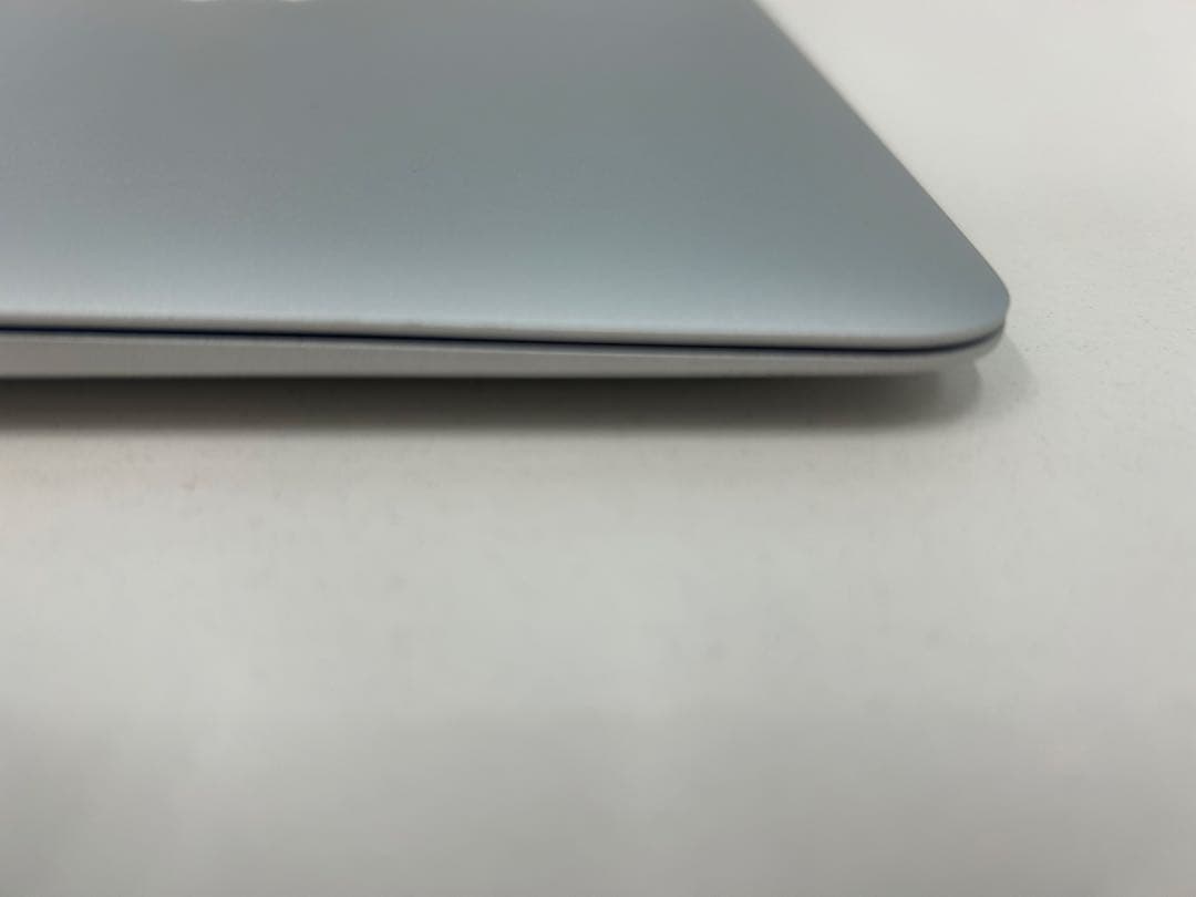 Apple MacBook Air 13インチ シルバー