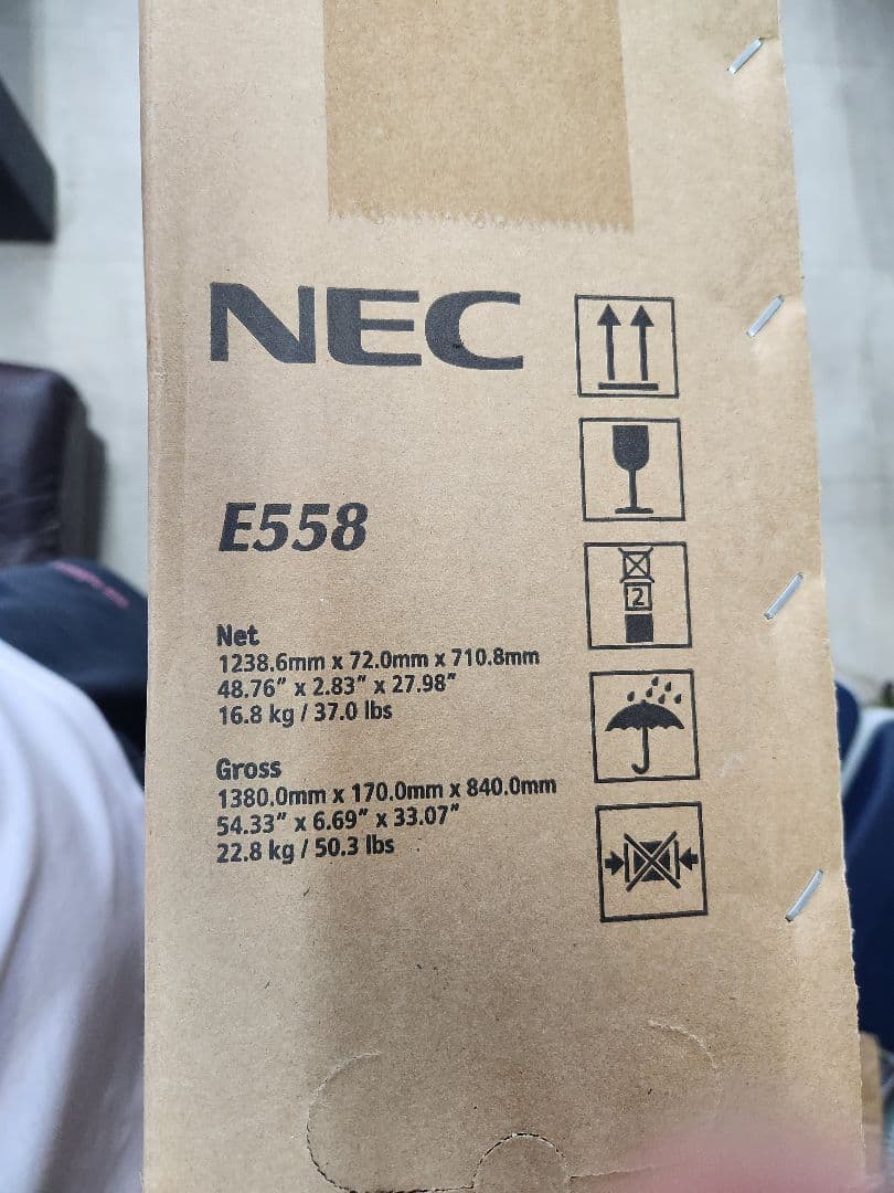 NEC E558 55インチ　モニター