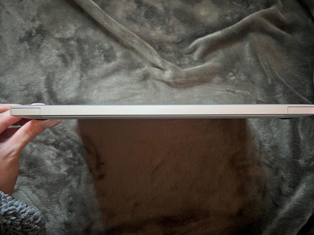 【訳あり】Apple MacBookAir13 シルバー 充電器付き