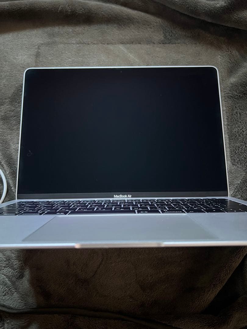 【訳あり】Apple MacBookAir13 シルバー 充電器付き