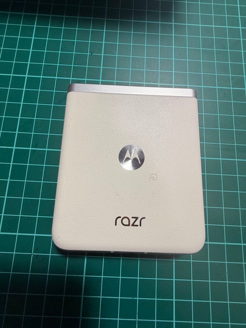 Motorola　Razer40　使用感あり　256GB バニラクリーム