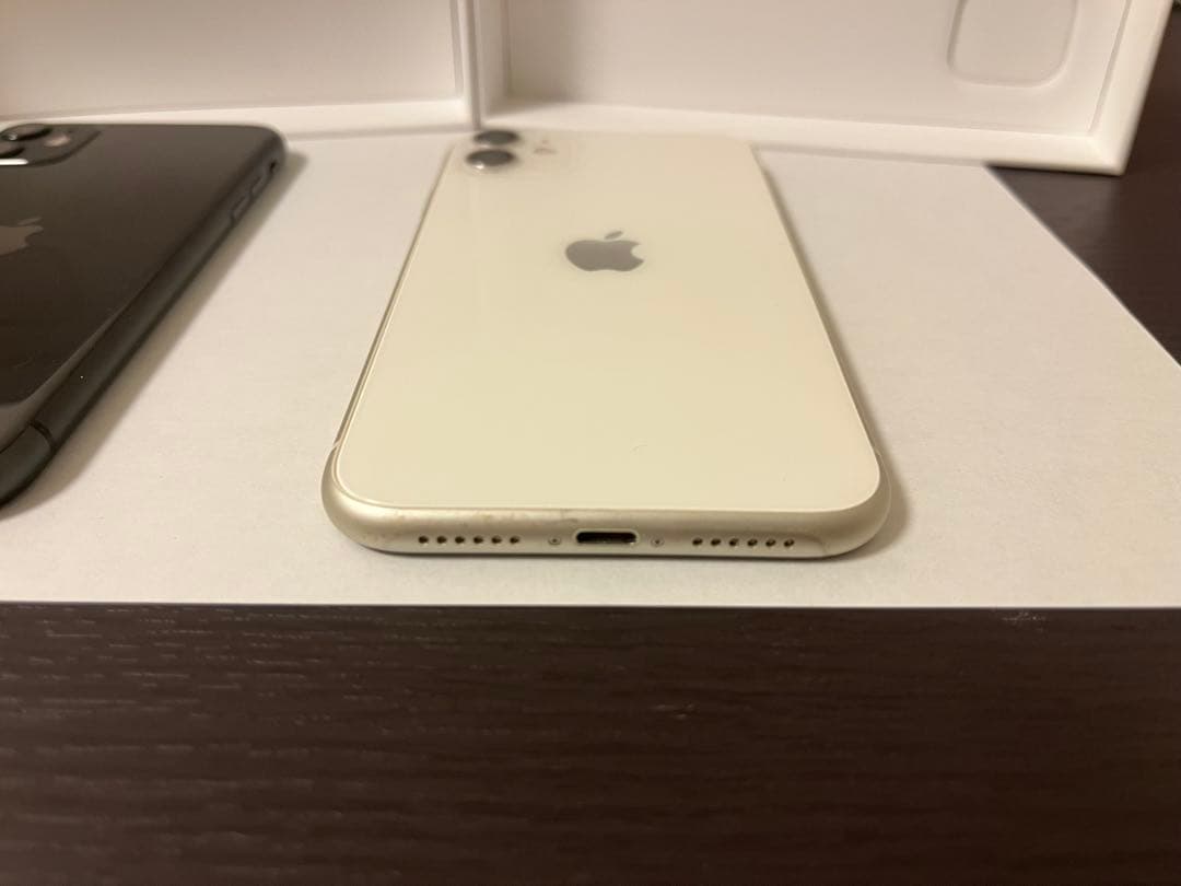 【2台箱付き】iPhone11 128GB 黒＆白 初期化済み