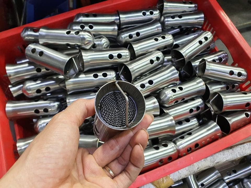 セール中　Zx25r/zx4r フルエキゾースト　ショート管　サイレンサー付き