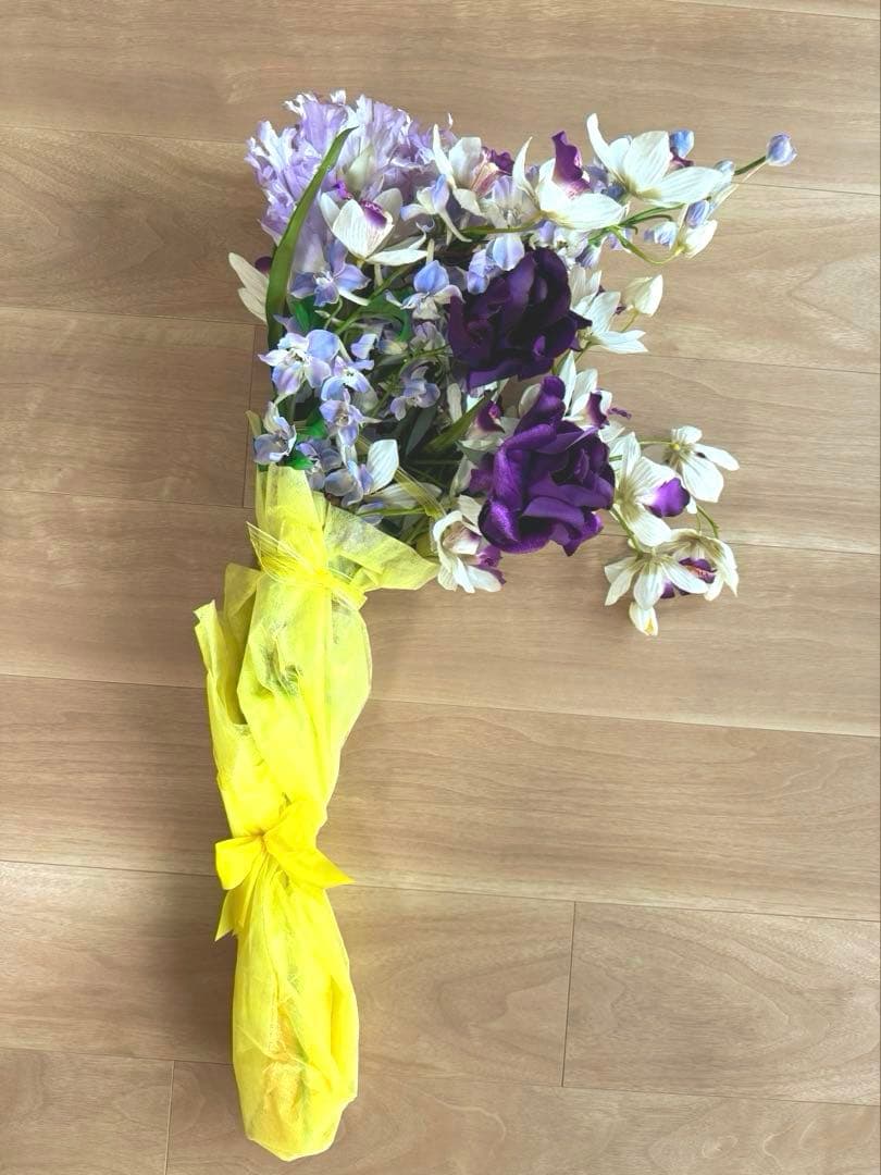 大型 ガラスイエローフラワーベース 造花アレンジ付き