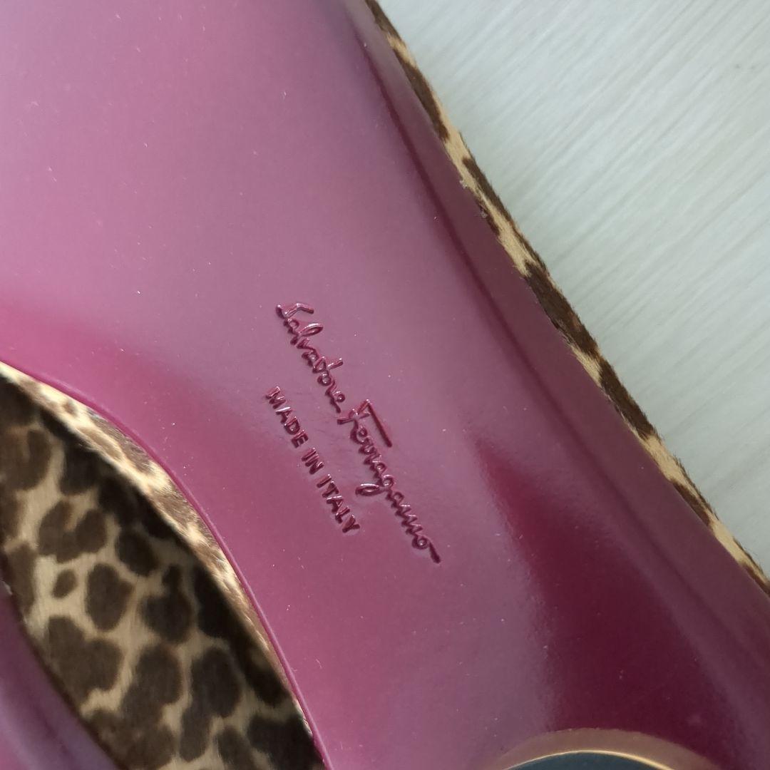 新品 フェラガモ レオパード柄 フラットシューズ 8