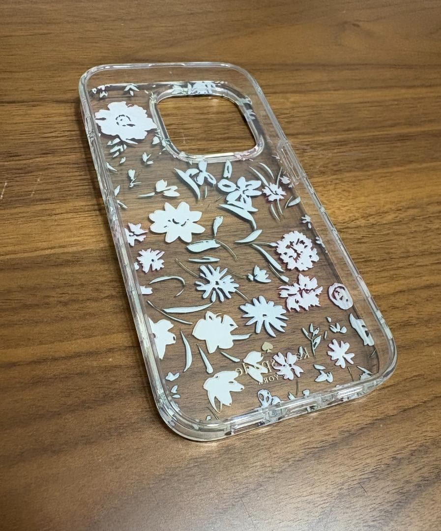 KATE SPADE iPhone14Pro対応ケース クリームマルチKB612