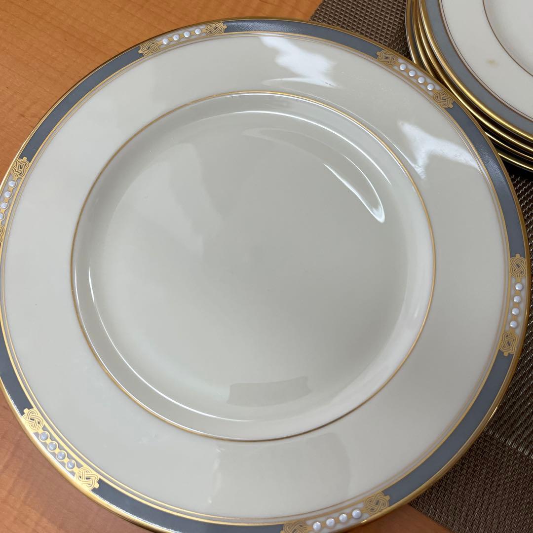 人々の集まるシーズンにピッタリのホワイトハウス御用達のおしゃれなレノックスです