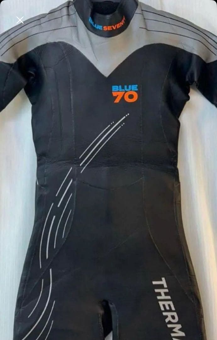 ウィメンズ ヘリックス ウェットスーツ （新品未使用）
