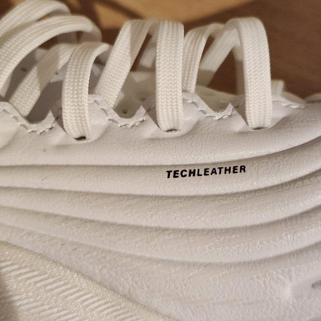 新品 ナイキ ティエンポリアクトガト フットサルシューズ 26.0cm