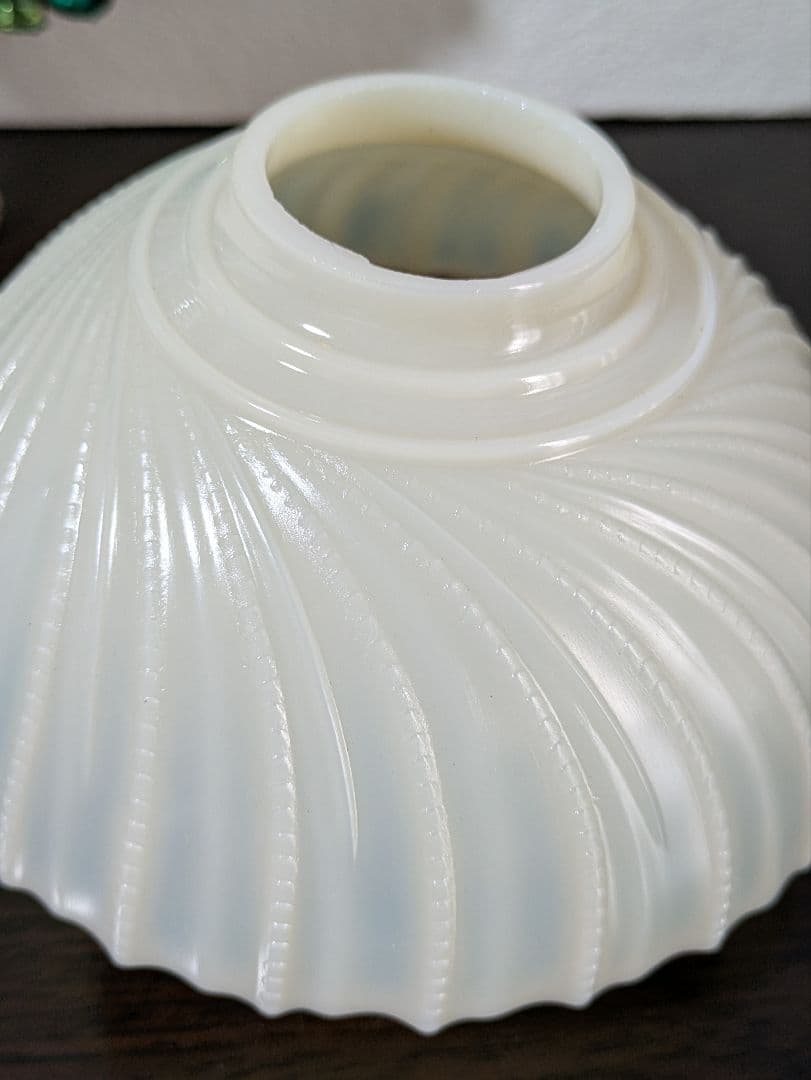 マクベス・エバンス　モナックス　ミルクガラス　リブデザインランプシェード