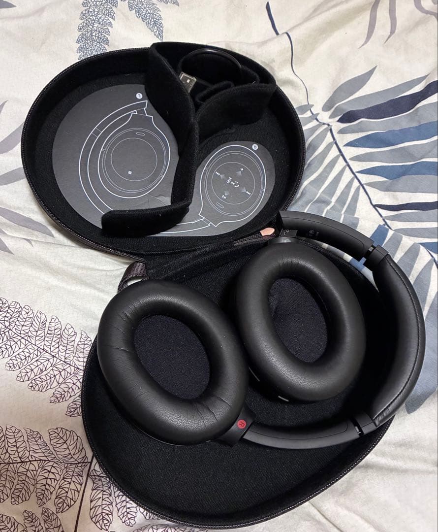 感動品・美品 Sony WH-1000XM4 ブラック