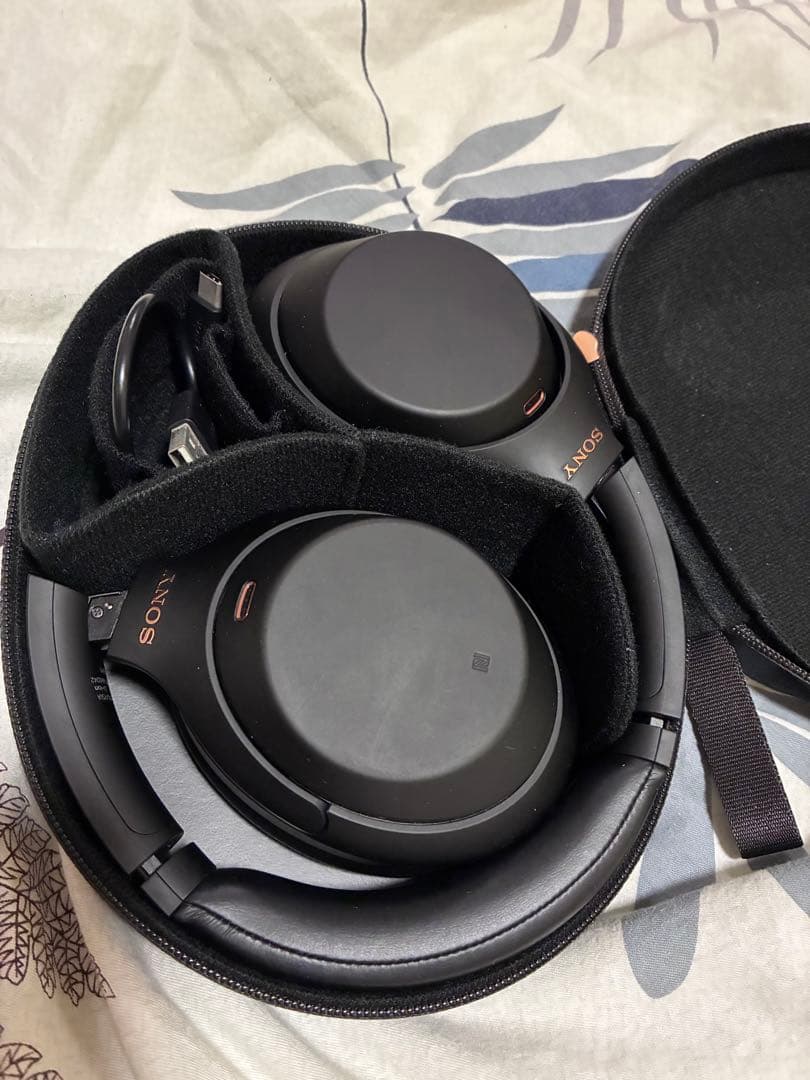 感動品・美品 Sony WH-1000XM4 ブラック