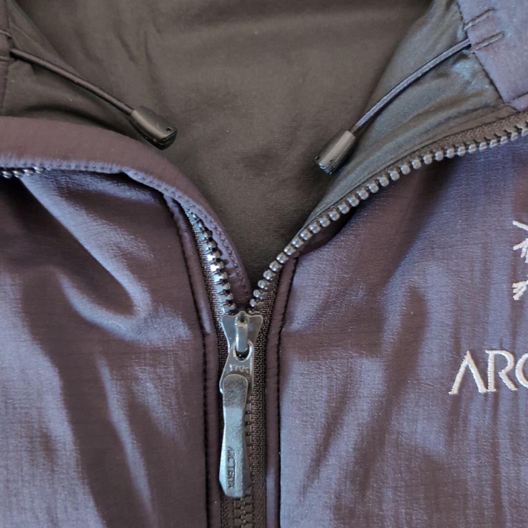 5*2様 【美品クリーニング済】アークテリクス　ATOM AR HOODY　正規