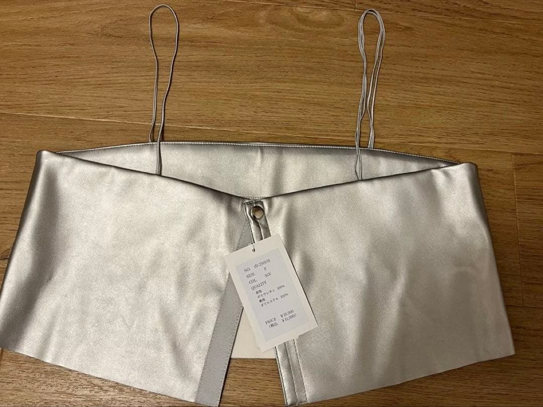 【新品】イデアルーチェ　エコレザーキャミ　シルバー