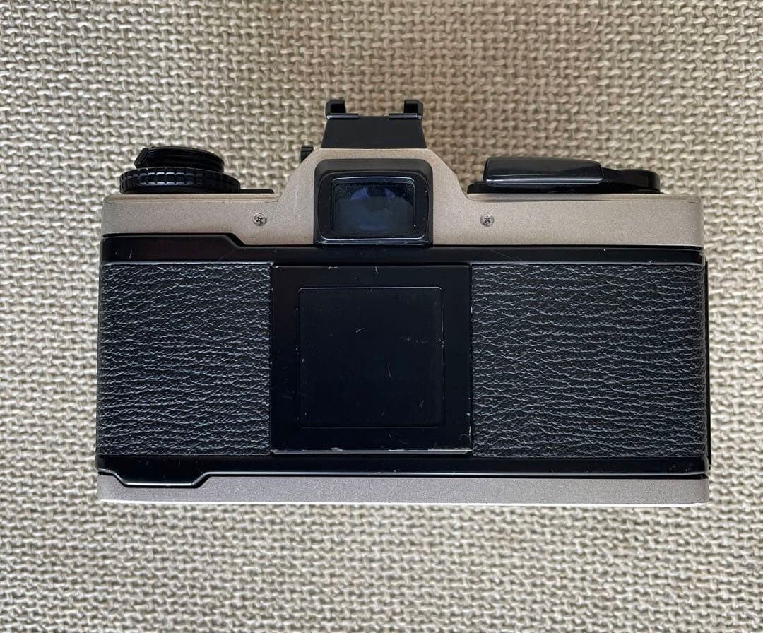 OLYMPUS OM-4 Ti チタンカラー　ボディ シャッター下りません