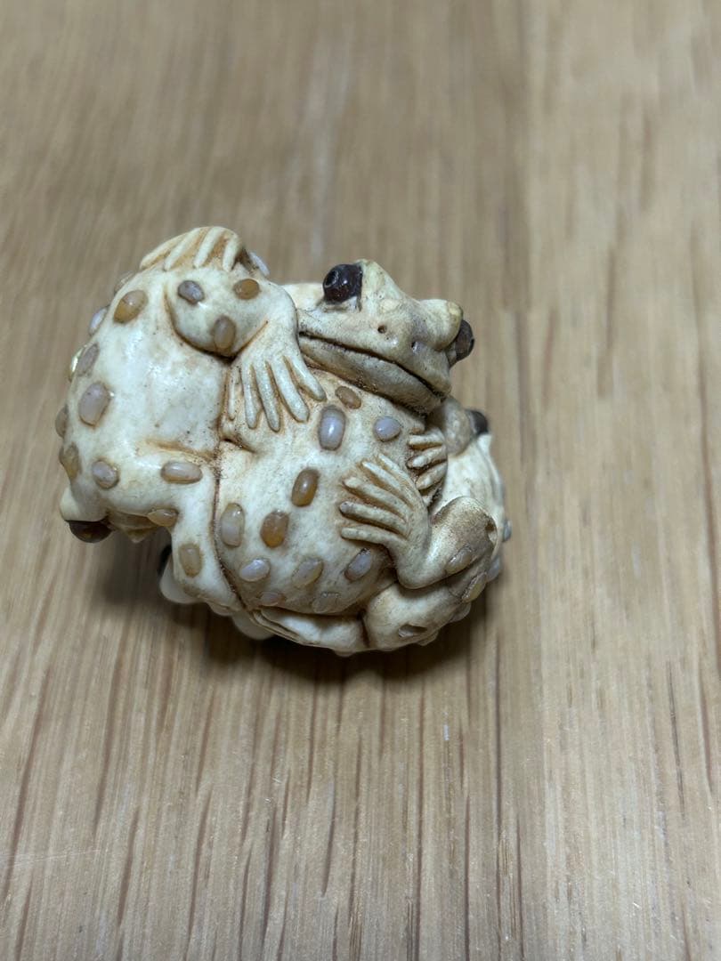 根付　カエル　忠盛　天然素材