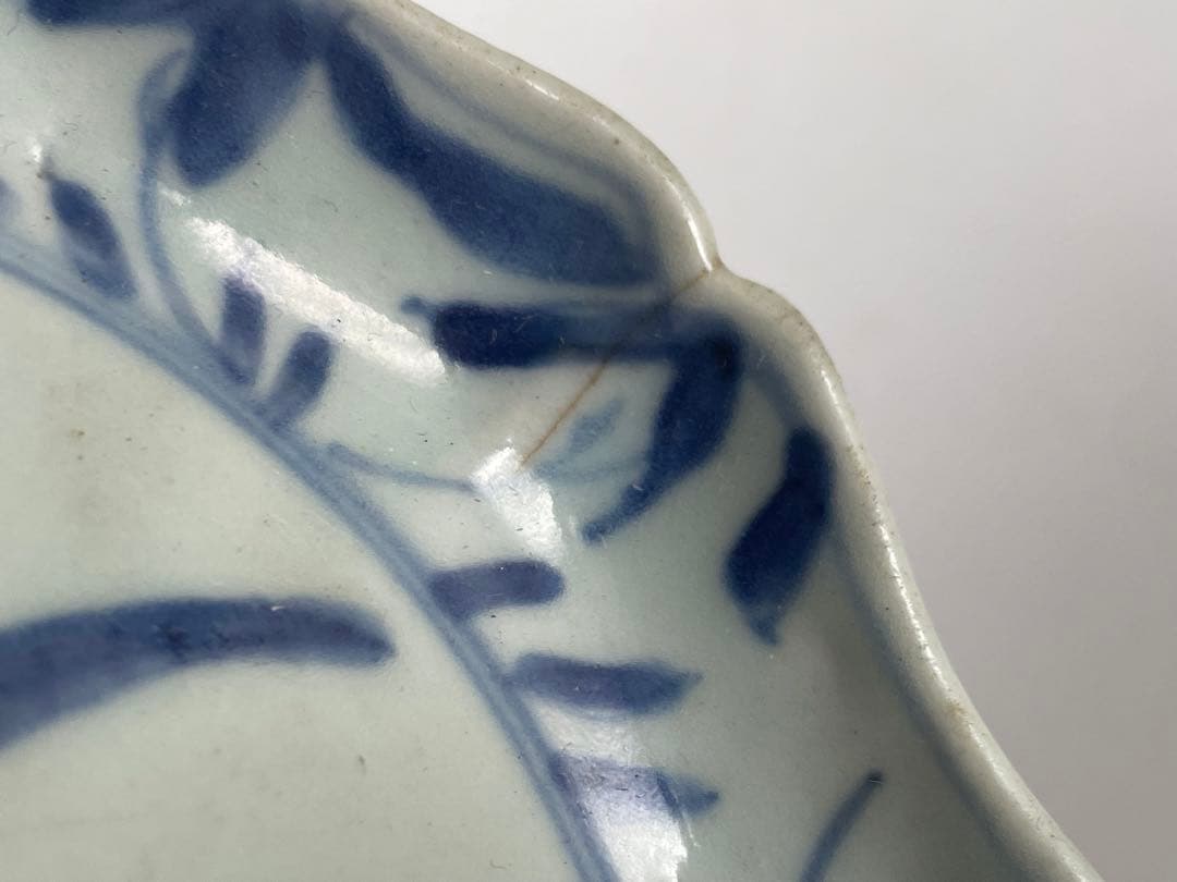 骨董　アンティーク　藍九谷　染付　桃図　輪花縁　小皿　誉印　初期伊万里　古伊万里