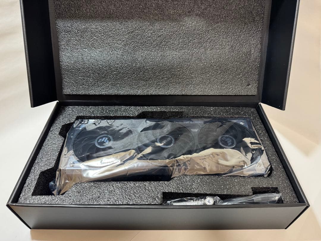 【GPU】ASUS TUF RTX 5070 Ti 16G【中古】