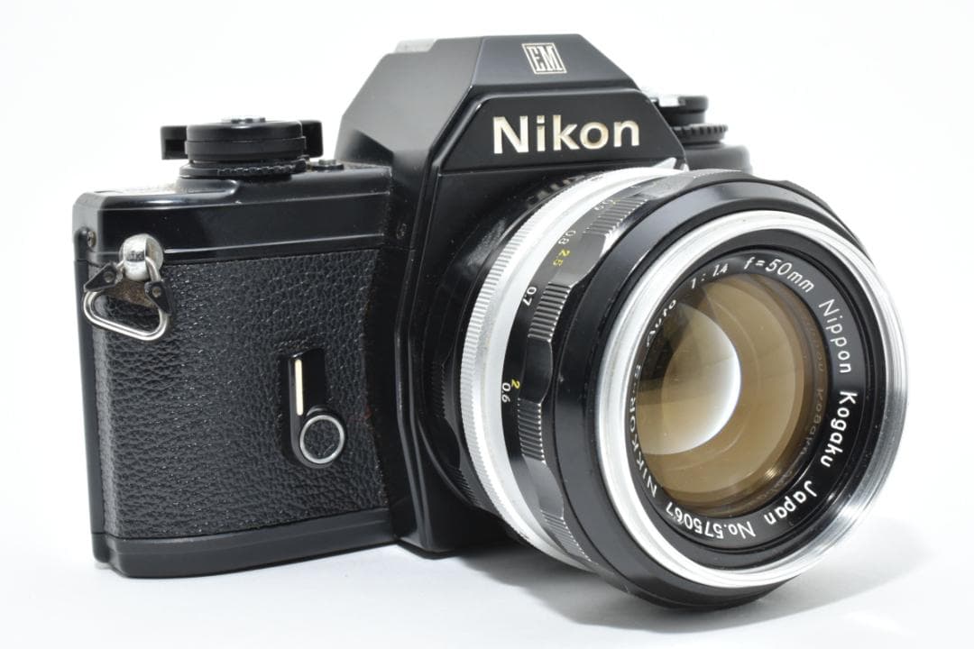 NIKON EM フィルムカメラ 50mm F1.4 おまけレンズセット カメラ