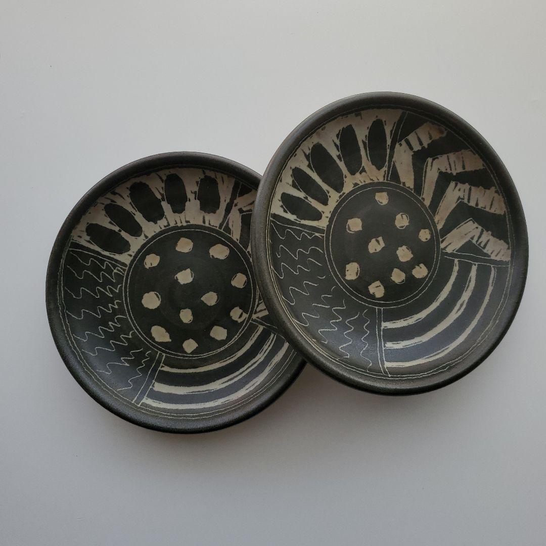 黒地に白模様の円形皿 2枚セット　お寿司　和菓子　お茶受け　堂前守人作