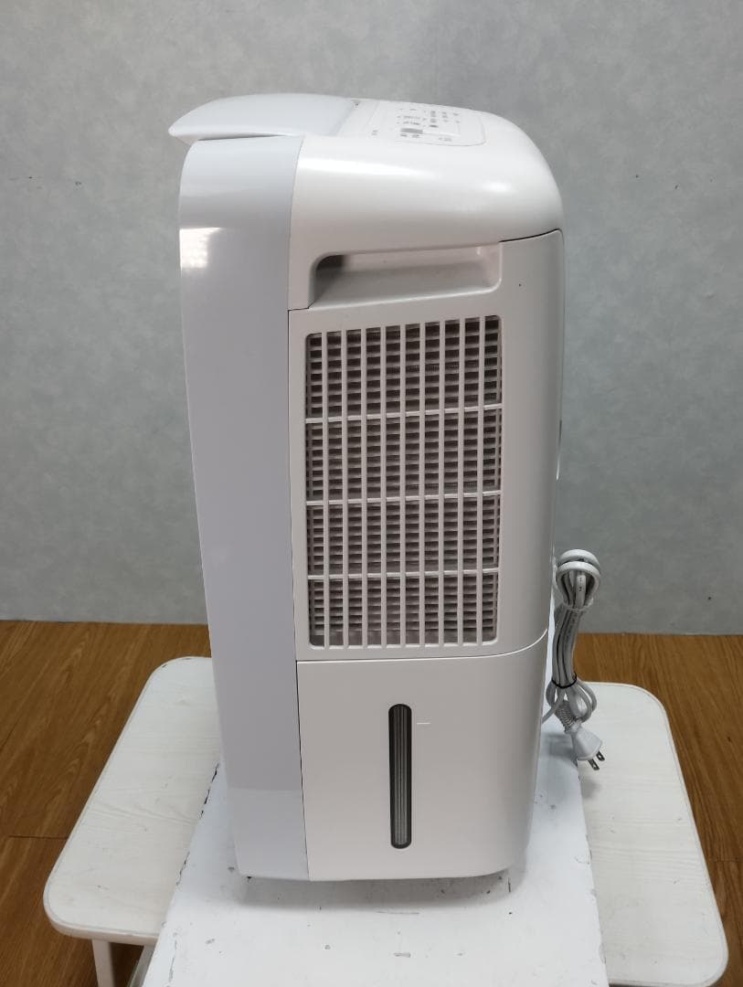 Y♦294 シャープ 衣類乾燥除湿機 CM-L100-W